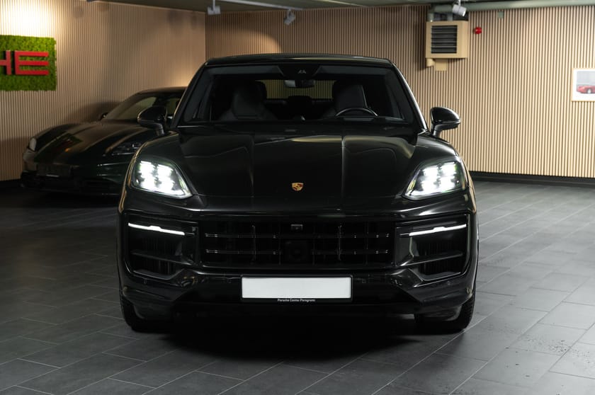 Bilde 2 av Porsche Cayenne E-Hybrid Coupé E-Hybrid/Sportseksos/SportDesign/Head-up/Soft-close++