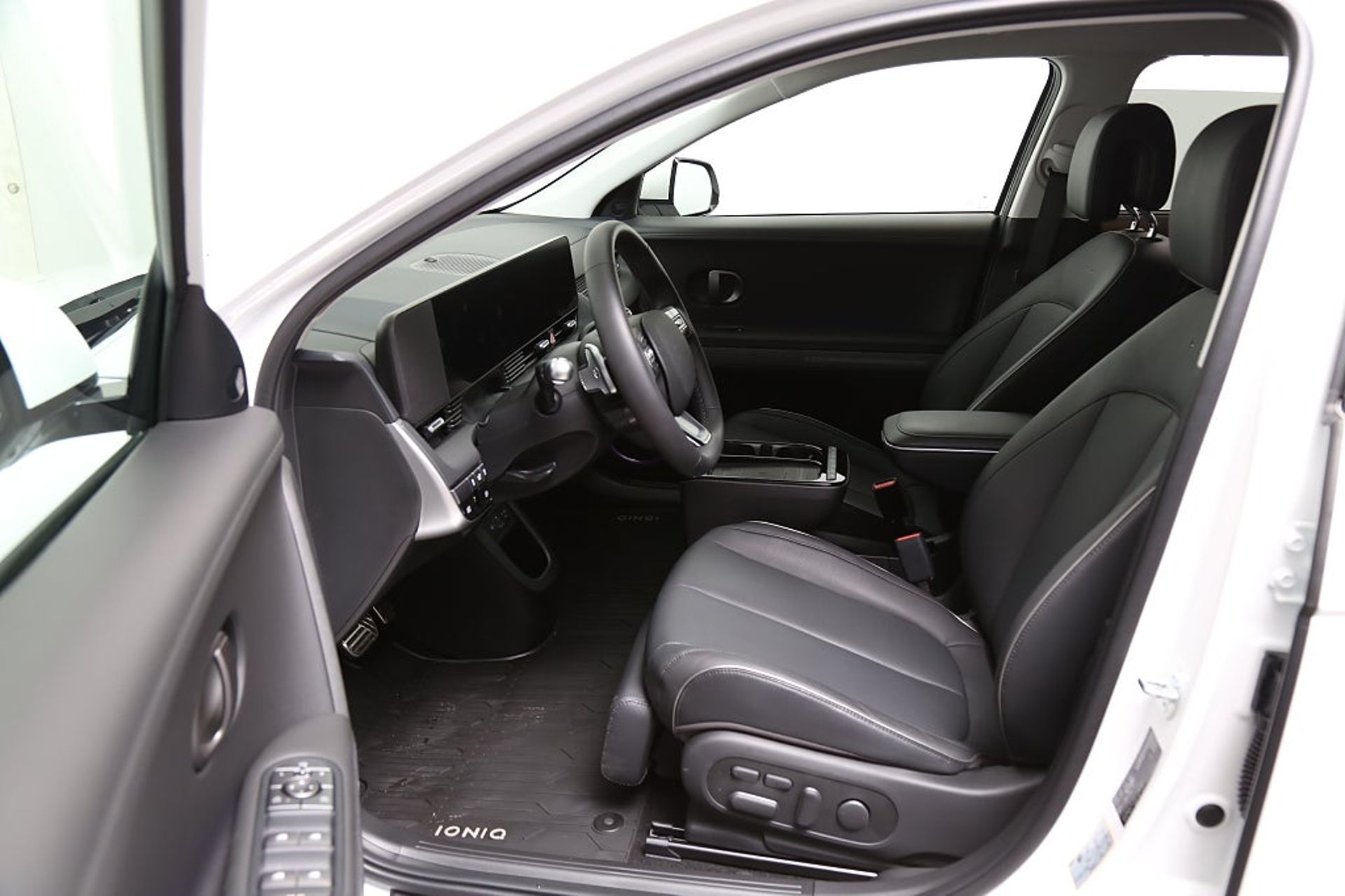 Hyundai Ioniq 5 84 kWh AWD 2026, photo 6/23