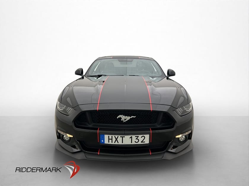 Bild 2 av Ford Mustang GT 5.0 V8 421hk Skinn Svensksåld Tre-brukare