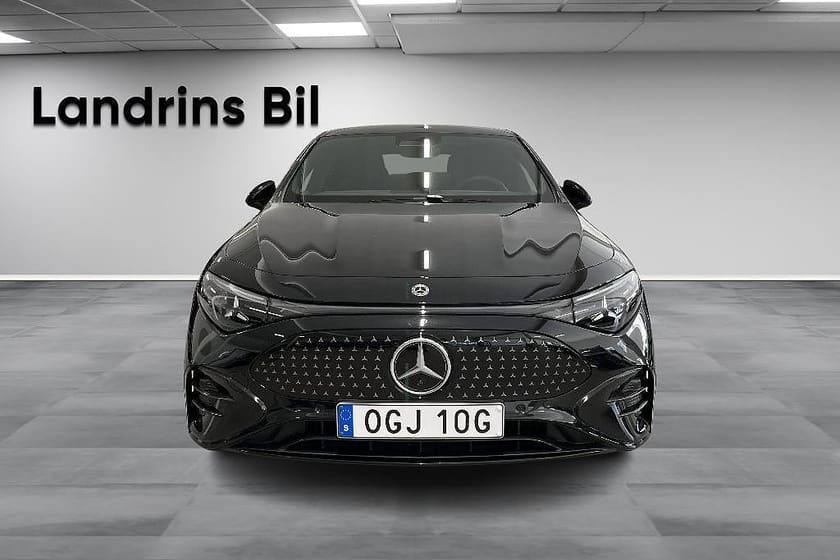 Bild 2 av Mercedes-Benz CLA 350 4MATIC Sedan AMG-Line Night