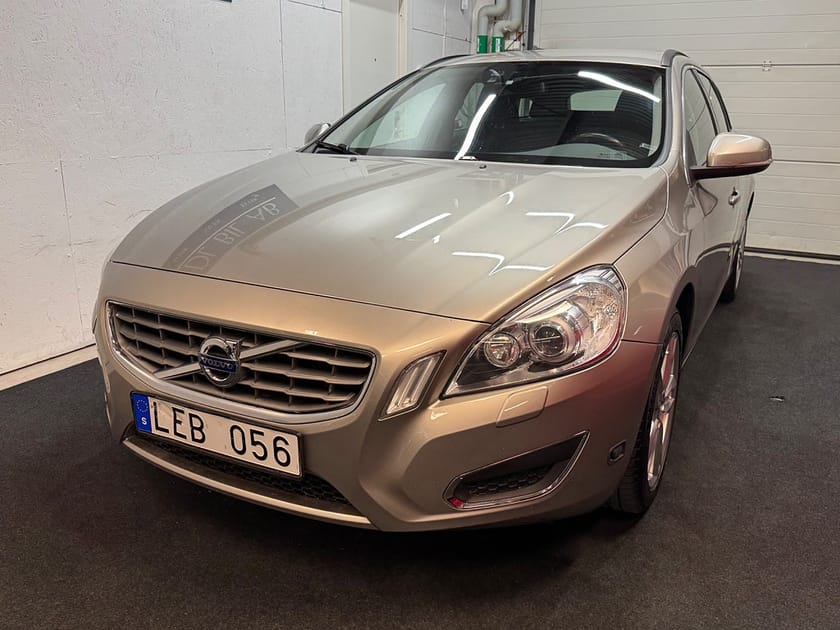 Bild 3 av Volvo V60 T4 180hk Powershift Momentum|NYSERV|DRAG|MoV|