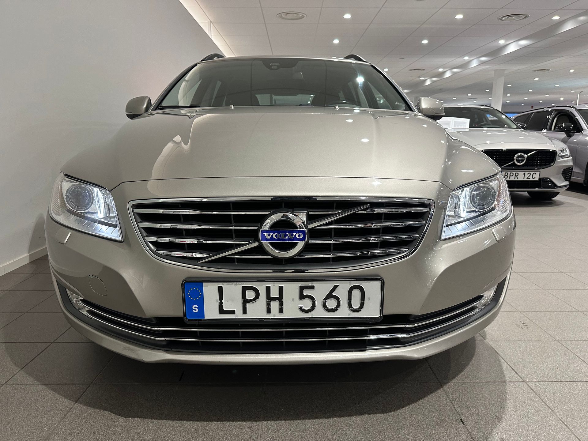 Volvo V70 D4 Momentum 2015, bild 2/10
