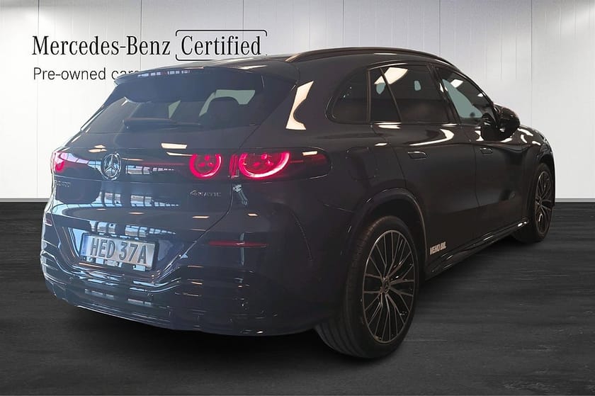 Bild 3 av Mercedes-Benz GLC EQ 400 4MATIC Pano Drag Navi Hyperscreen Burmester