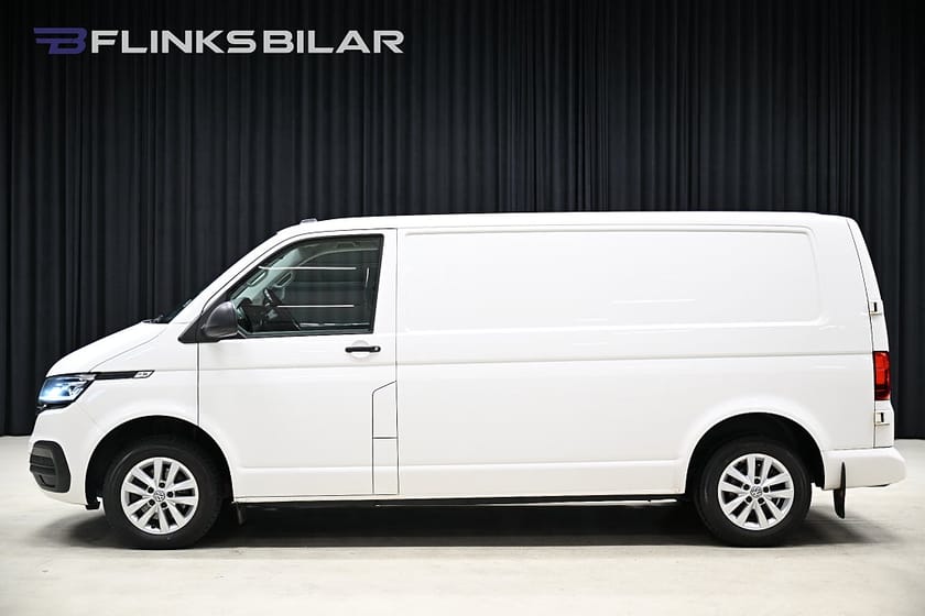 Bild 2 av Volkswagen Transporter 2.0 TDI 110HK L2 Nedlackad|LED|Inredning|GPS|Backkamera