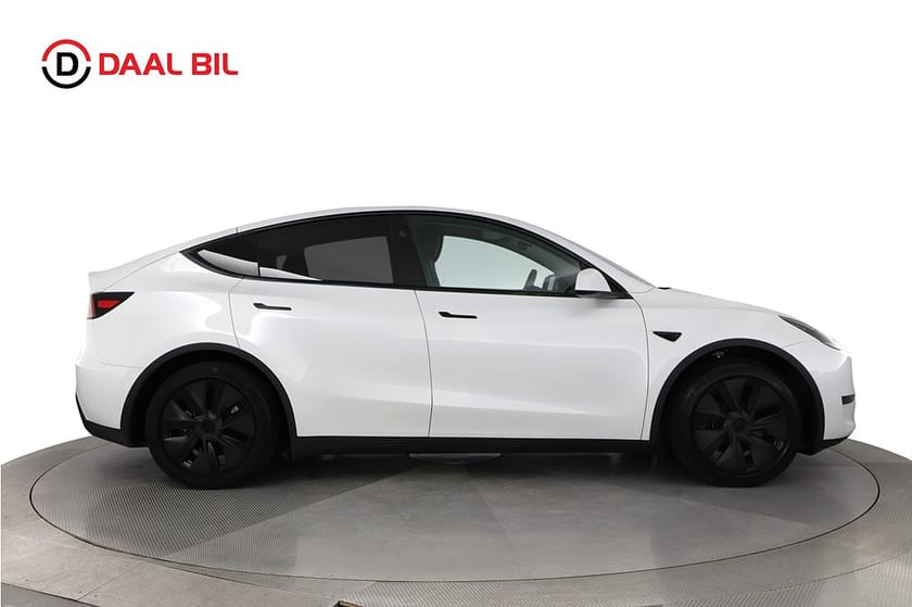 Bild 5 av Tesla Model Y Standard Range RWD 299HK DRAG 3D-VIEW P-VÄRM PANO AUTOPILOT