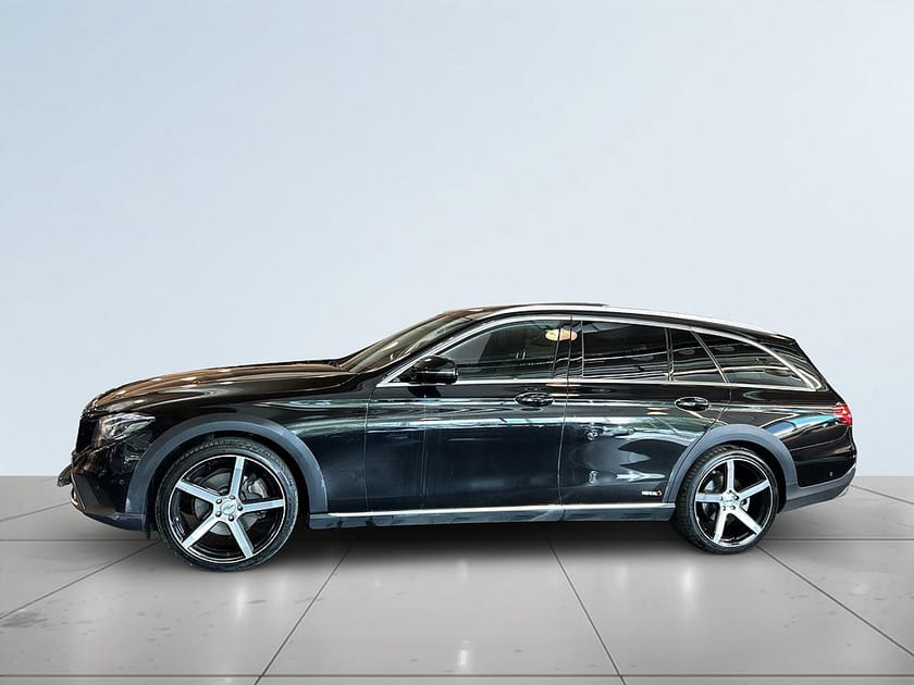 Bild 4 av Mercedes-Benz E 220 d 4MATIC All-Terrain Burmester/360/Pano/Värmare