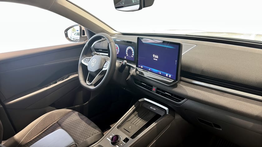Bild 4 av Volkswagen T-Roc 1.5 eTSI 150 HK  DSG Backkamera