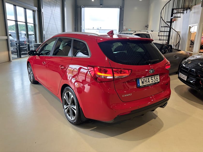 Bild 3 av Kia cee'd_sw SW 1.6 GDI GT-Line / Drag / Ny servad*