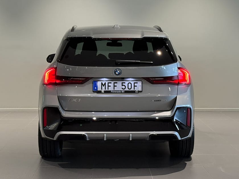Bild 4 av BMW iX1 xDrive30 M Sport Active Edition Drag Tonade rutor 20"