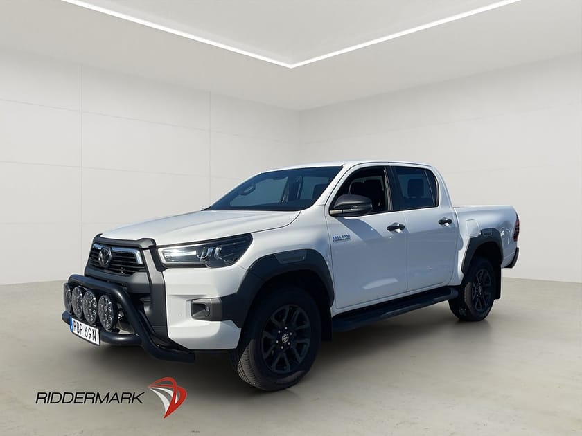 Bild 1 av Toyota Hilux Dubbelhytt Invincible 2.4 4WD FACELIFT Drag Diff JBL Moms
