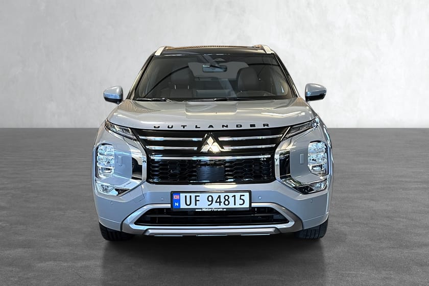 Bilde 2 av Mitsubishi Outlander PHEV -INSTYLE+-ACC-HENGERFESTE-ALT AV UTSTYR-