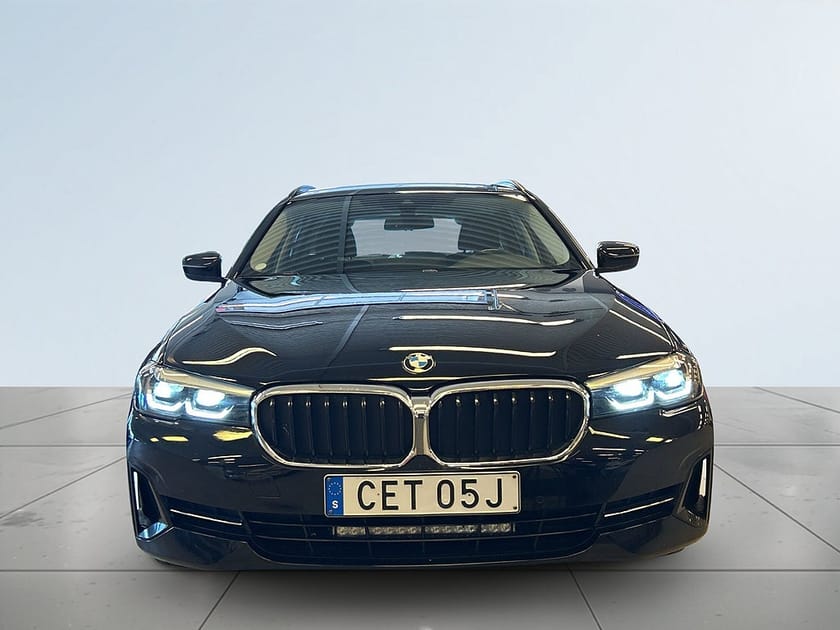 Bild 2 av BMW 530i xDrive Touring Steptronic SoV-däck/Drag/Kamera/D-värm