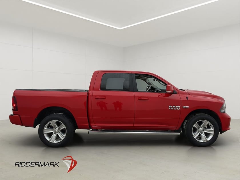 Bild 2 av RAM 1500 Crew Cab Dodge Sport 5.7 4x4 Drag B-Kam Skinn Taklucka Alpin