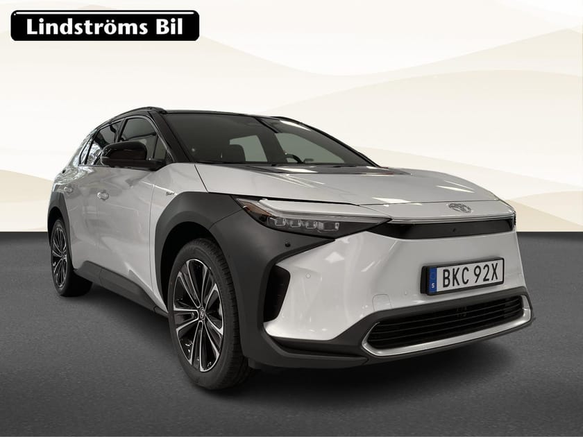 Bild 3 av Toyota bZ4X FWD EXECUTIVE 20 JBL PANORAMAGLASAK TVÅTONSL - Vinterhjul