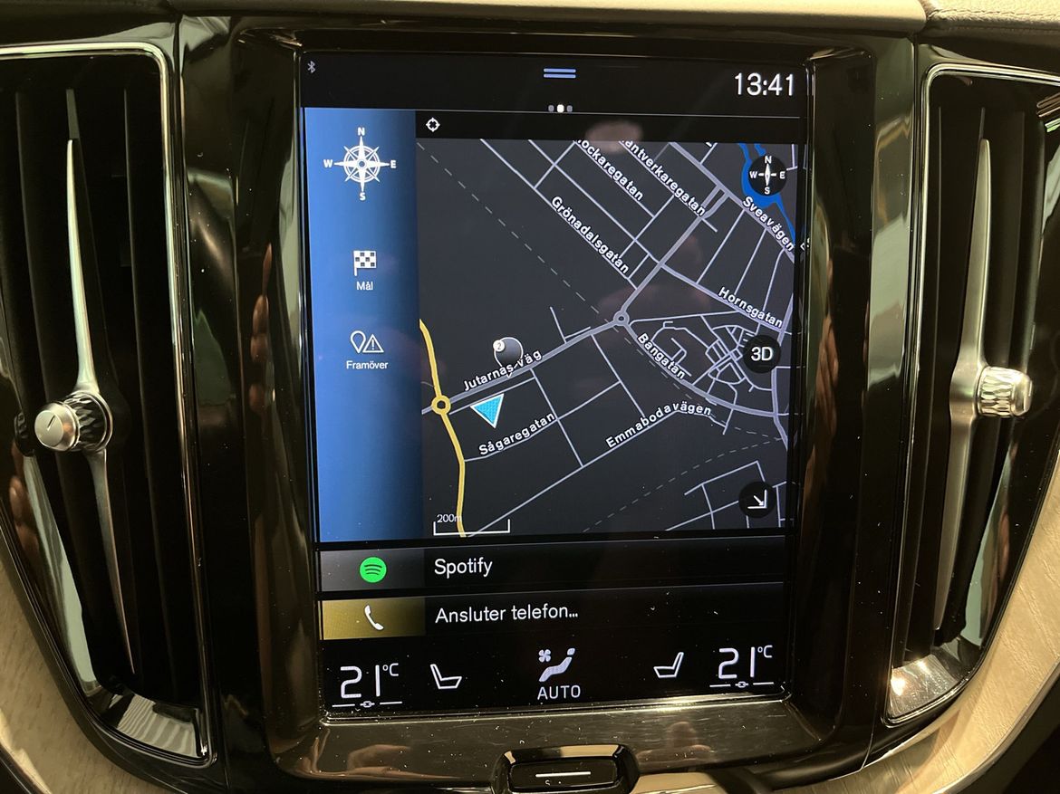 FUX76L – Volvo XC60 T8 AWD Recharge