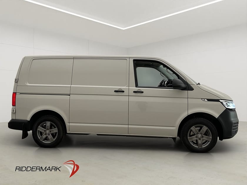 Bild 2 av Volkswagen Transporter 4M Värm LED Drag Kamera CARPLAY Moms