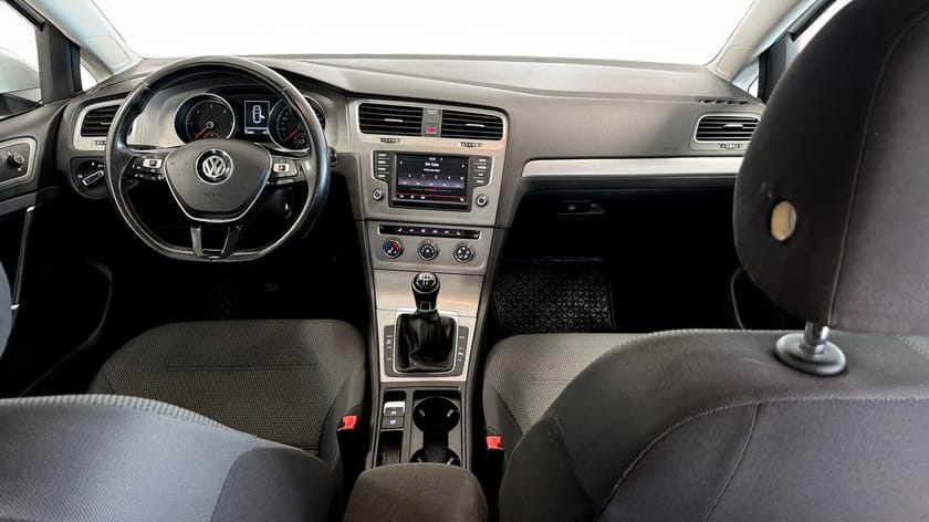 Bild 4 av Volkswagen Golf Base 1.6 TDI DPF BMT 110Hk / Drag / Kamera