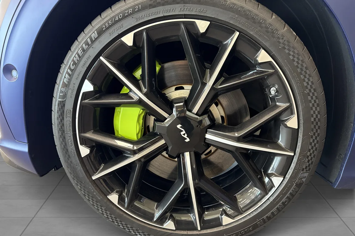 picture of a car