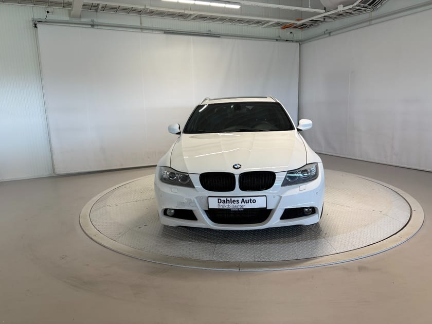 Bilde 2 av BMW 316d Touring M-Sport Outlet! Cruise/Pano/H&amp;K/Navi/BT/EU2028
