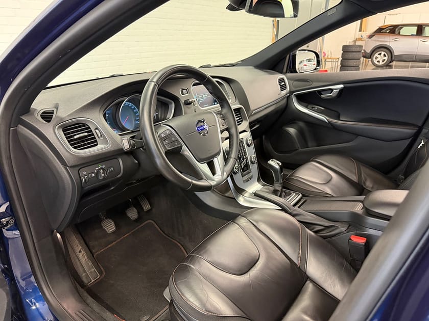 Bild 5 av Volvo V40 D2 Your Ocean Race | Skinn | Värmare | SoV-Hjul | NyBes