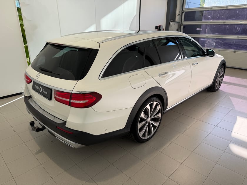 Bilde 3 av Mercedes-Benz E 220 d 4MATIC All-Terrain All-Terrain/ PREMIUM PLUS / COMAND / KROK