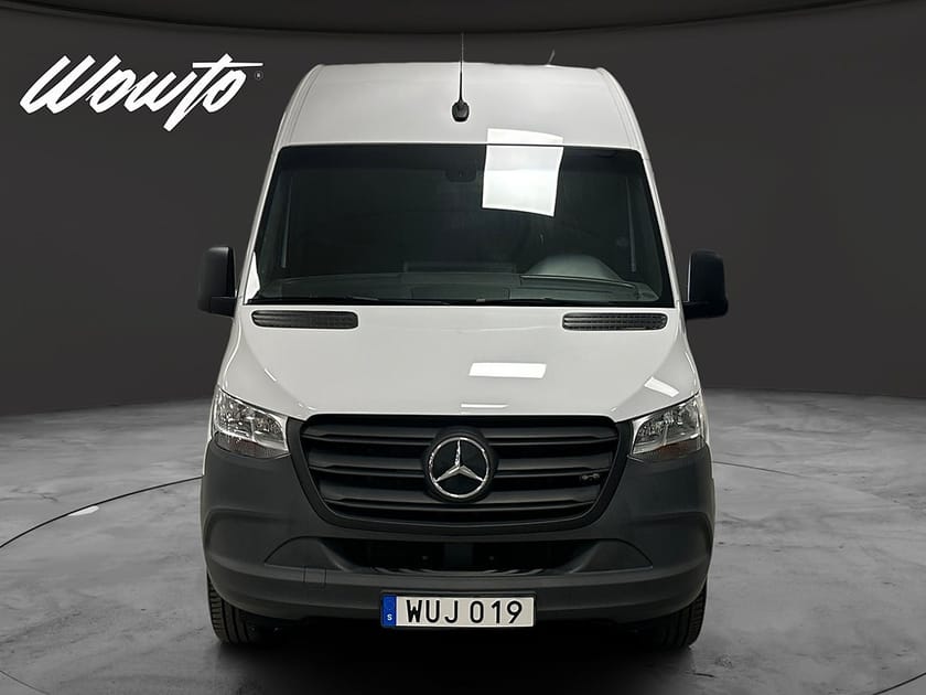 Bild 2 av Mercedes-Benz eSprinter 55 kWh L2H2 / V-inredd / Moms