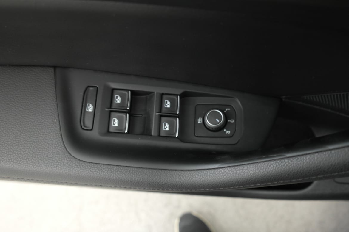 Volkswagen Passat 2018 - miniatyr 13