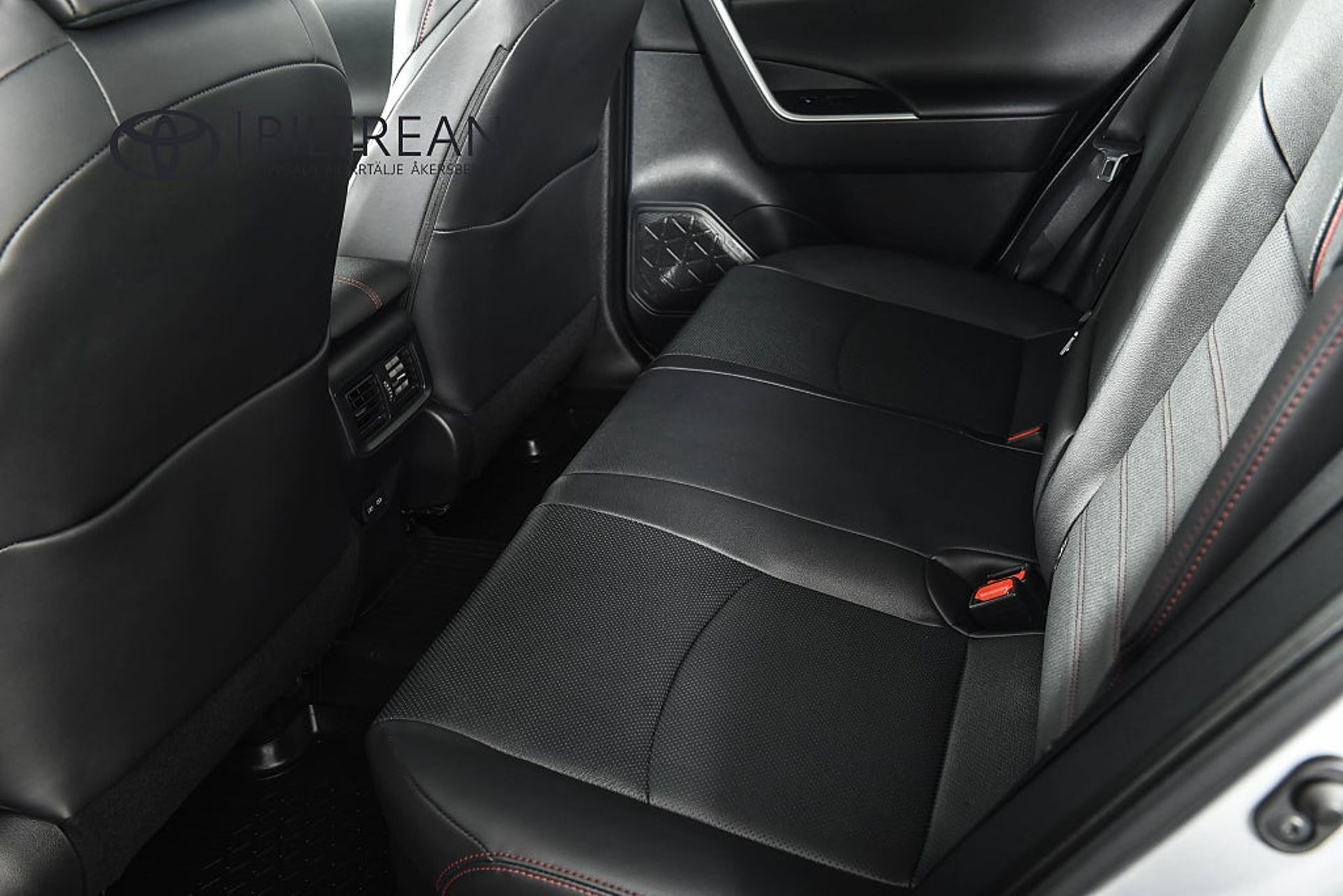 Toyota RAV4 2023, bild 7/10