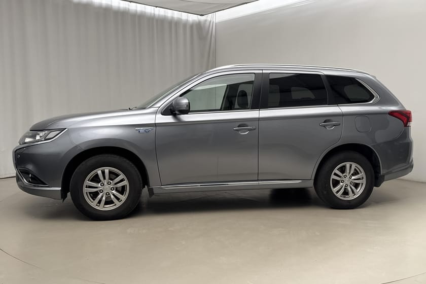 Bild 2 av Mitsubishi Outlander PHEV 2.0 Plug-in Hybrid 4WD (203hk)