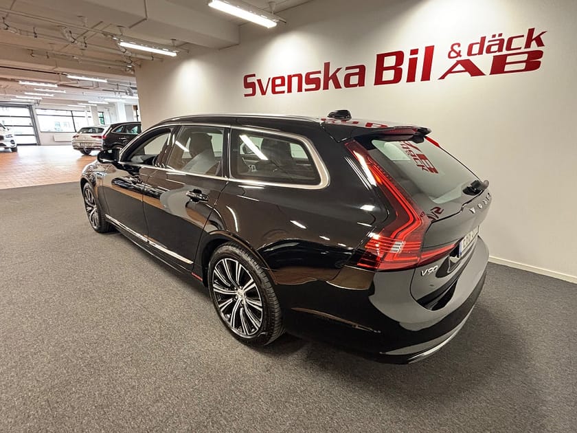 Bild 3 av Volvo V90 Recharge T6 AWD Geartronic Momentum 2,99% ränta