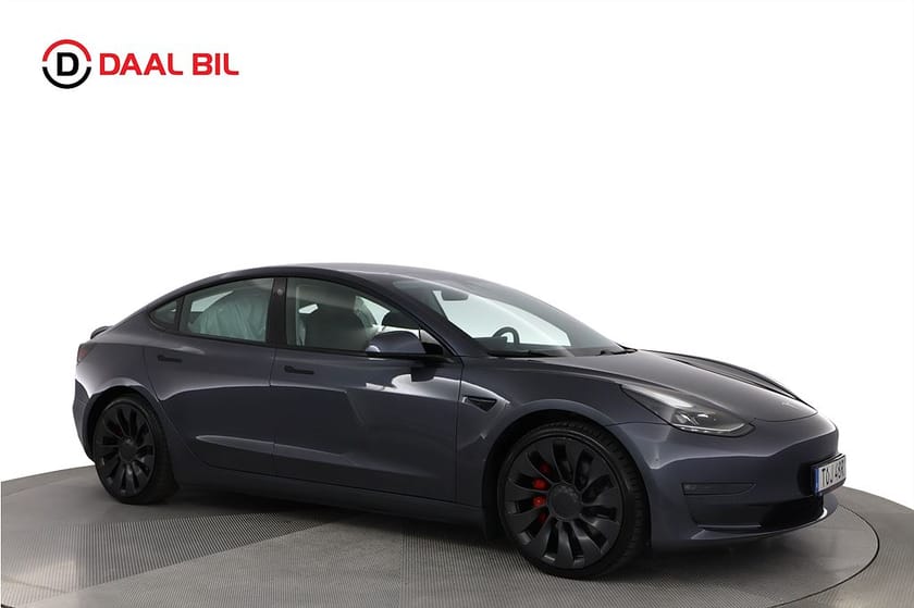 Bild 4 av Tesla Model 3 Performance AWD 82 kWh 513HK AUTOPILOT PANO P-VÄRM
