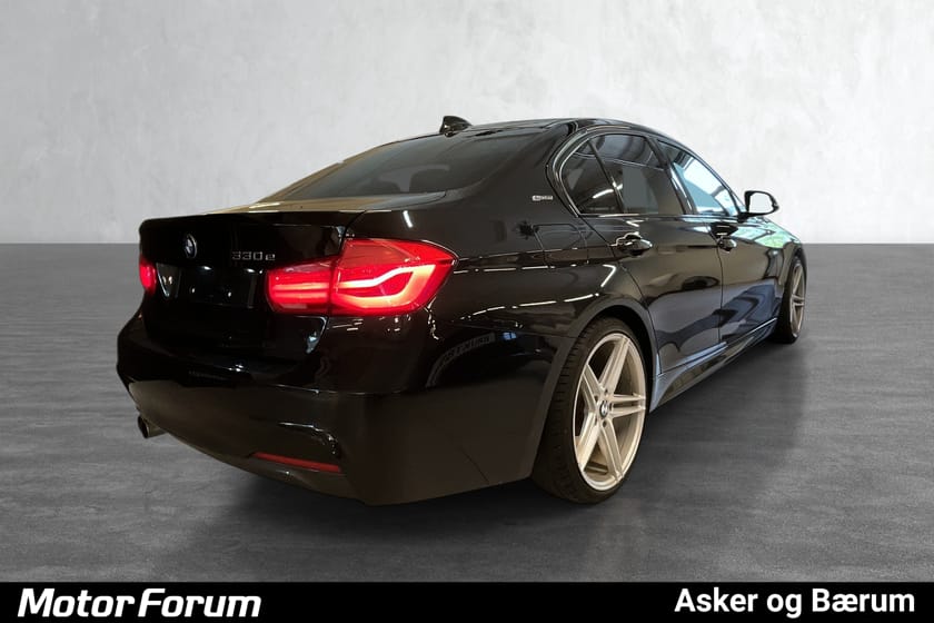 Bilde 4 av BMW 330e Sedan M-SPORT/NAVI/CRUISE/VI TAR INNBYTTE