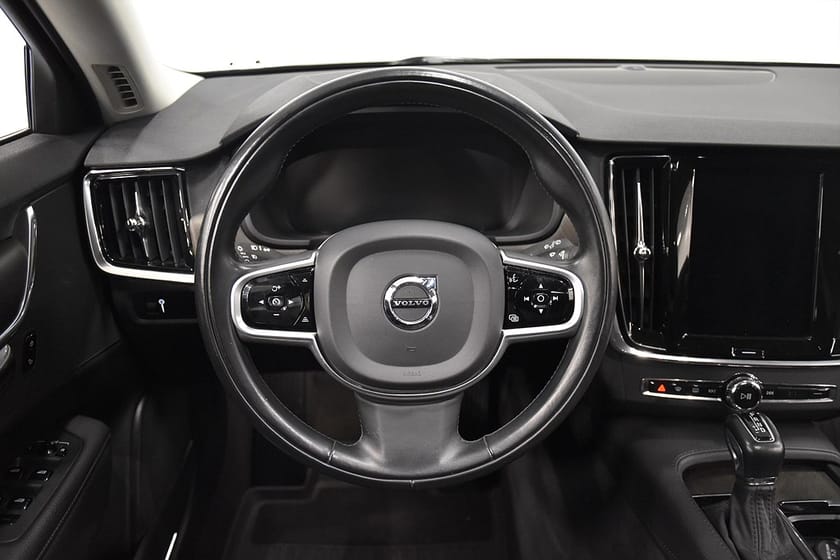 Bild 2 av Volvo V90 Cross Country D4 AWD Momentum Advanced D-värm VOC Dragkrok