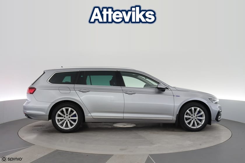 Bild 2 av Volkswagen Passat Sportscombi GTE 218hk Executive Drag Värm Kamera Nav