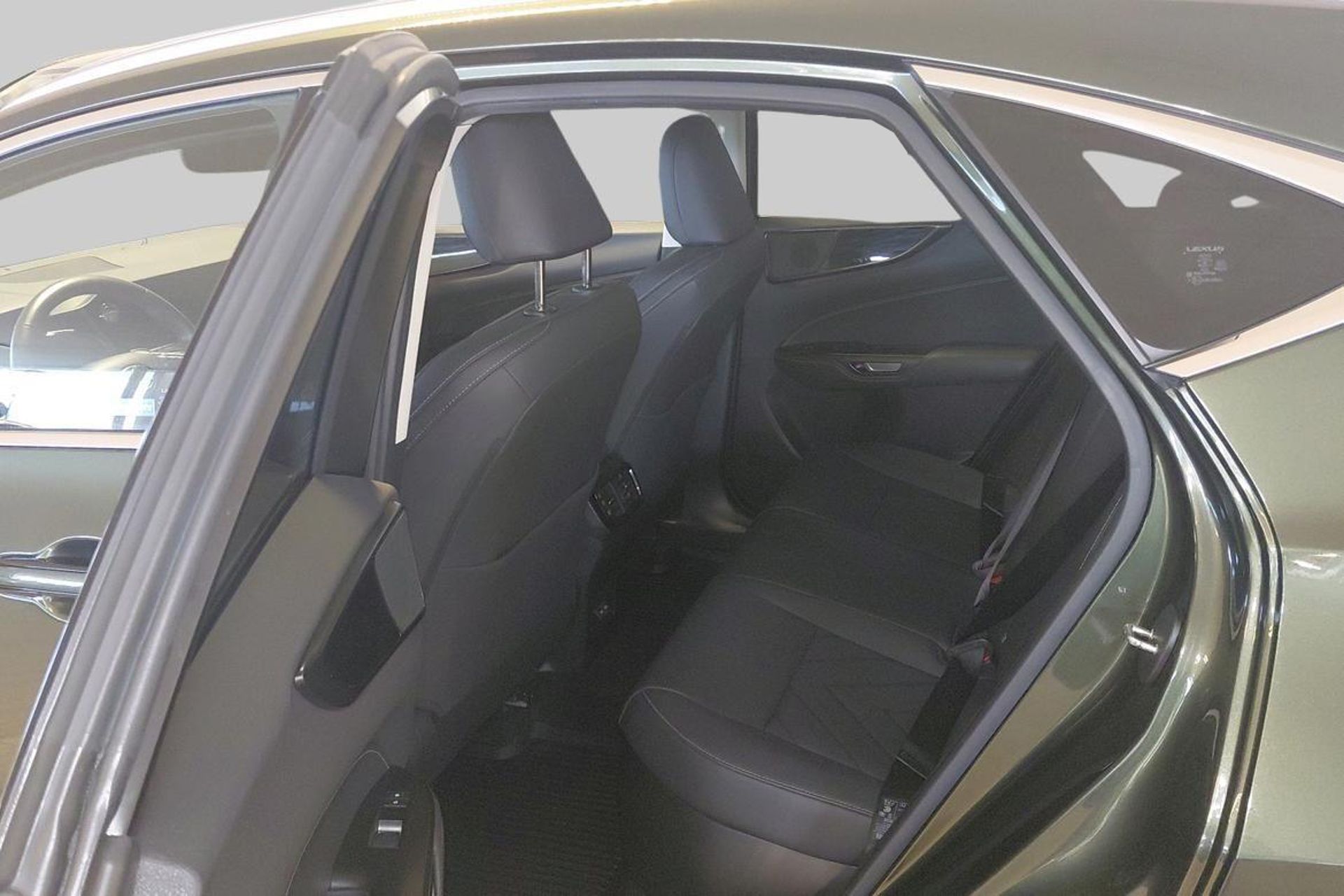 Lexus NX 350h Executive Vinterhjul 2022, bild 7/11