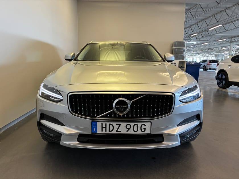 Bild 2 av Volvo V90 Cross Country / Panoramaglastak / Navigation / BLIS / 360 Kamera / Dragkrok / HUD /