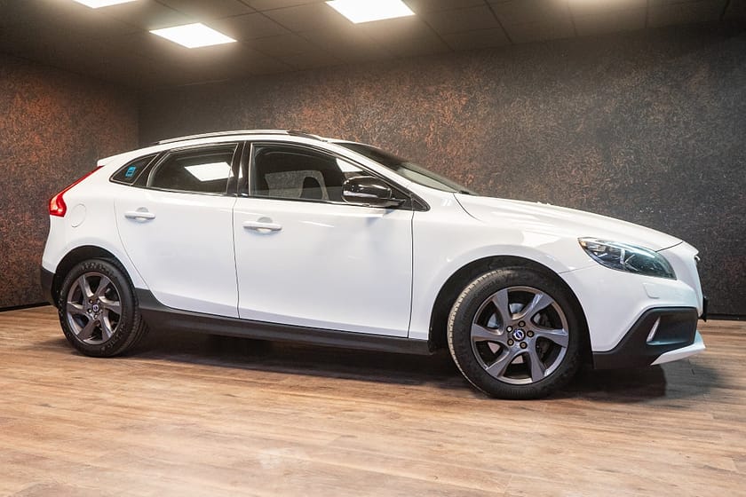 Bild 2 av Volvo V40 Cross Country D2 115hk | Värmare | VOC | Hi-Perf Audio | 1177 kr/mån