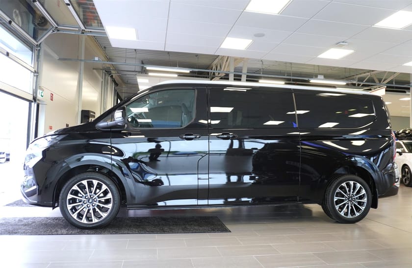 Bild 3 av Ford Tourneo Custom 320 Titanium X 320l LWB 2.0l Ecoblue 170hk 8AT FWD Diesel