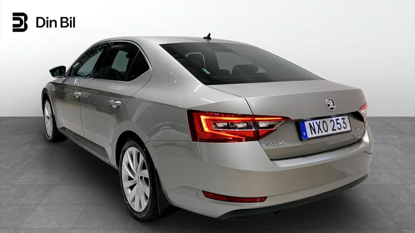 Bild 3 av Škoda Superb L&K 2.0 TDI 190 DSG 4x4 Drag B-Kamera