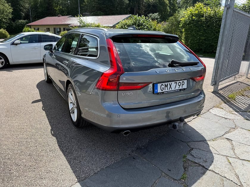 Bild 4 av Volvo V90 T4 190HK GEARTRONIC MOMENTUM / PILOT ASSIST / DRAG