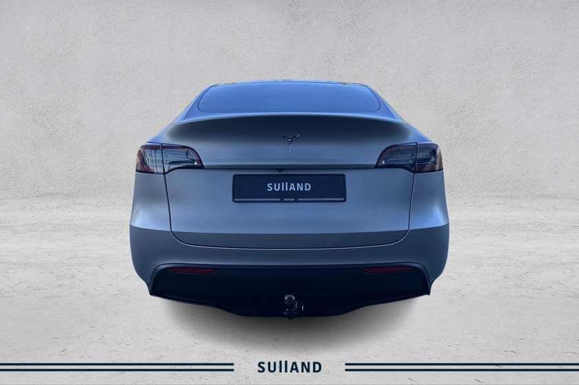 Bilde 4 av Tesla Model Y Standard Range RWD RWD,Panorama,Tilh.f,Foliert sølv