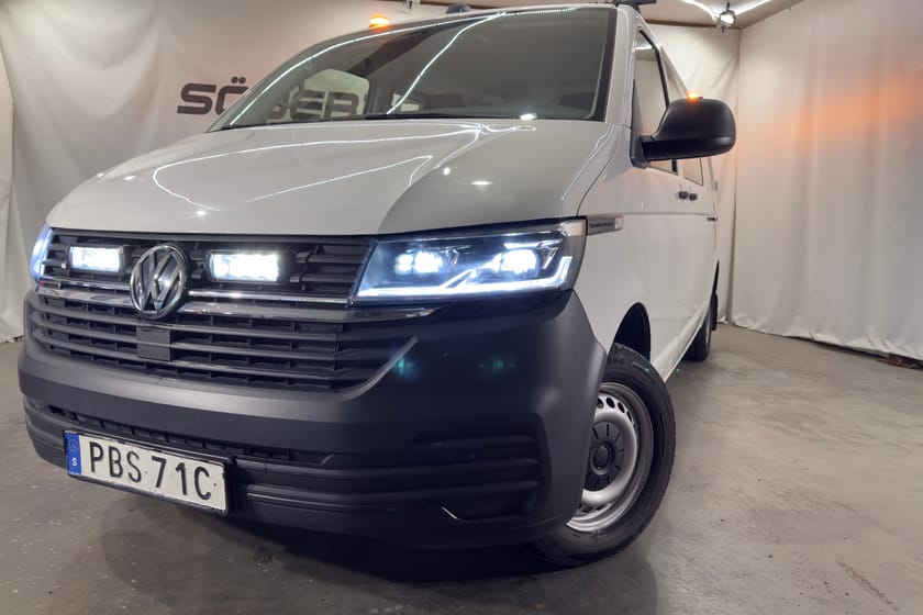 Bild 2 av Volkswagen Transporter Kombi T32 2.0 TDI 4M DRAG VÄRMARE 5-SITS MOMSBIL