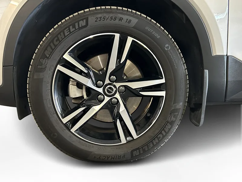 Bild 15 av 15 – Volvo XC40 B3 FWD Bensin Plus Dark