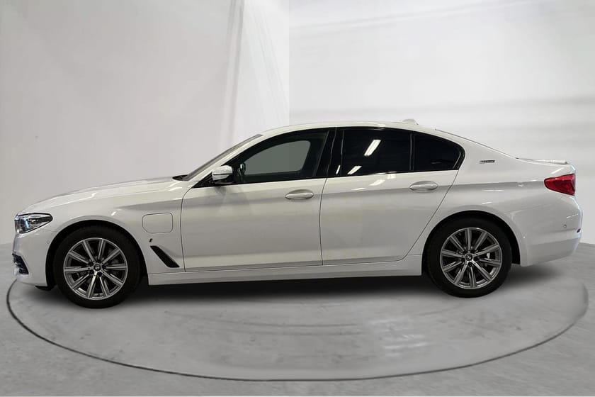 Bild 2 av BMW 530e iPerformance Sedan 530 252hk Sport Line Drag