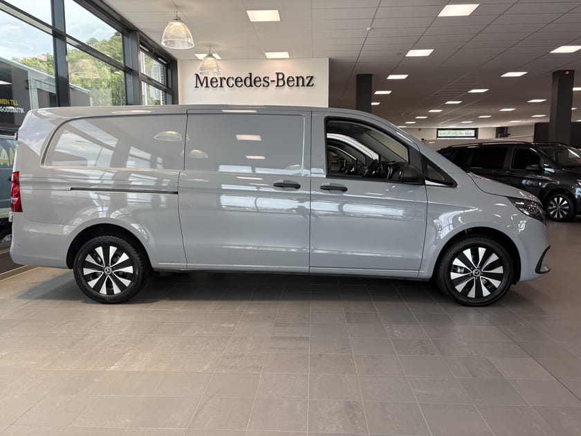 Bild 4 av Mercedes-Benz Vito 119 CDI 4x4 3.0t SKÅP EX. LÅNG SELECT | fri service 9000 mil