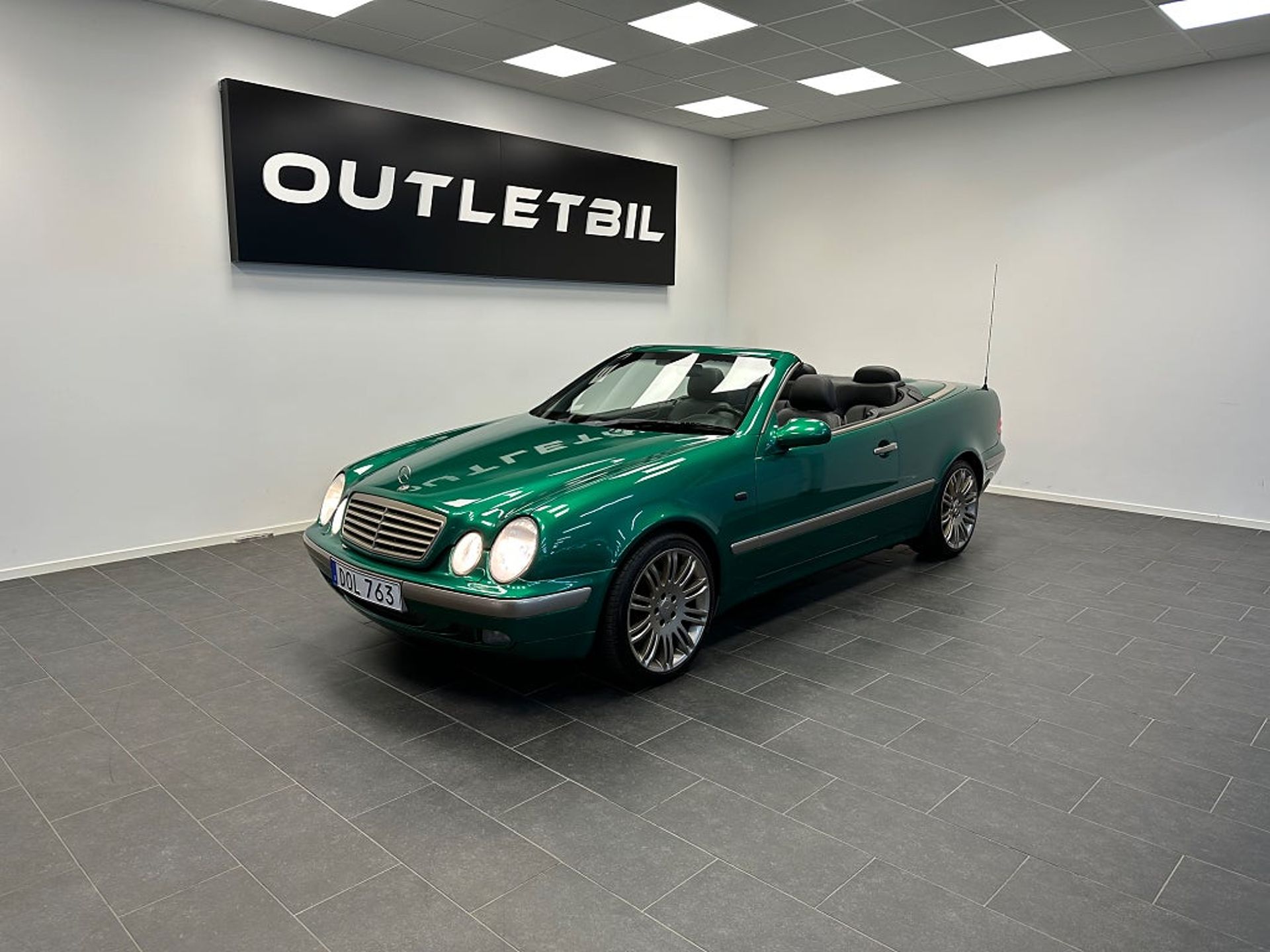 Mercedes-Benz CLK 200 Cabriolet 1999, bild 2/10