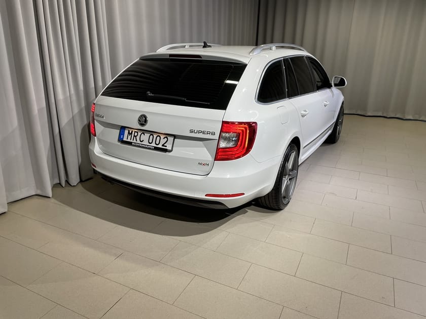 Bild 5 av Škoda Superb Kombi Combi 2.0 TDI 4x4 DSG 170hk, Drag/Värmare/Navi