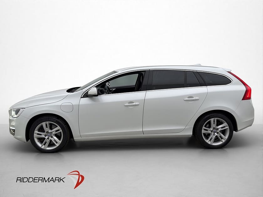 Bild 2 av Volvo V60 Plug-in Hybrid AWD Summum Värmare VOC Drag Skinn