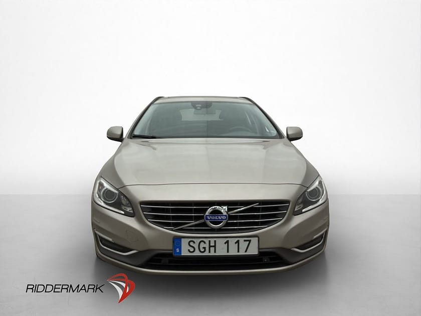 Bild 2 av Volvo V60 D4 AWD Momentum Taklucka Navi Värmare Sensorer