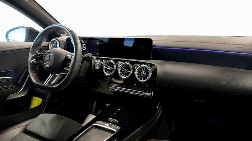 Bild 3 av Mercedes-Benz CLA 200 Shooting Brake AMG Premium Night Burmester Adaptiv 360